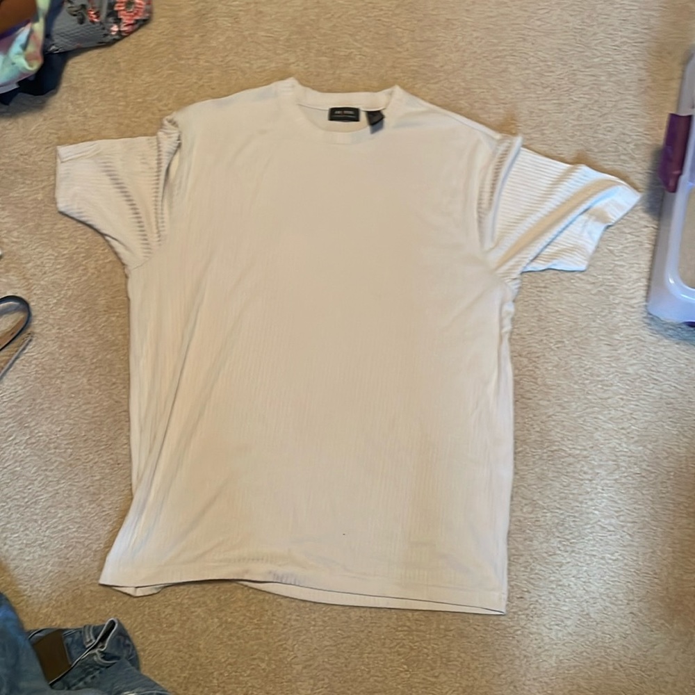 cream colored ribbed tee shirt baggy men’s